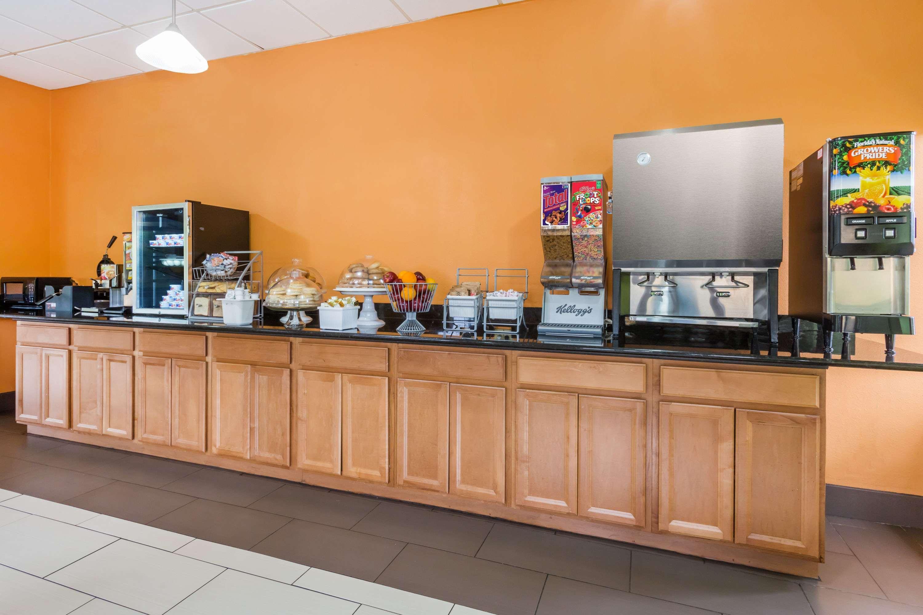 Super 8 By Wyndham Garysburg/Roanoke Rapids Hotel Екстериор снимка