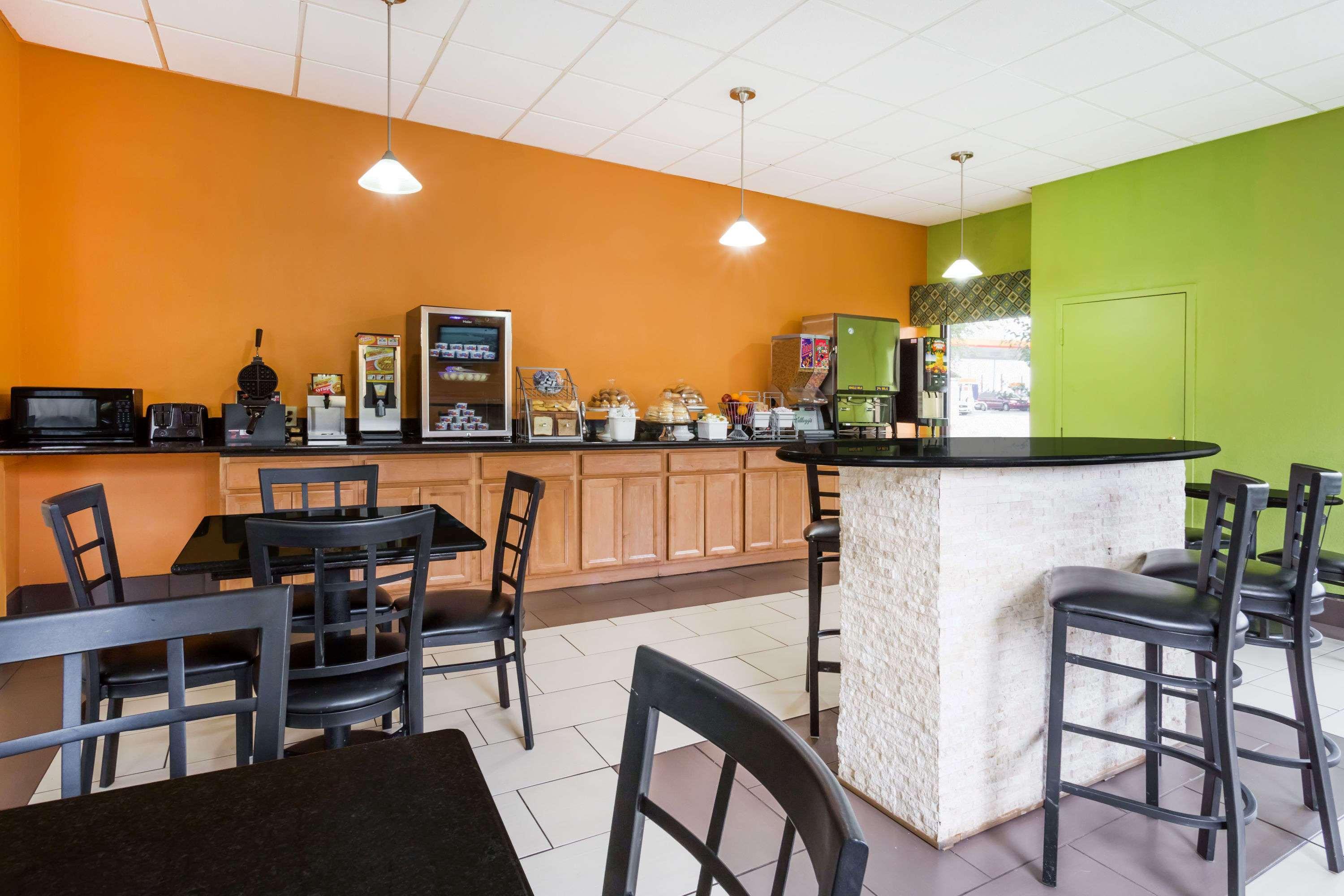 Super 8 By Wyndham Garysburg/Roanoke Rapids Hotel Екстериор снимка