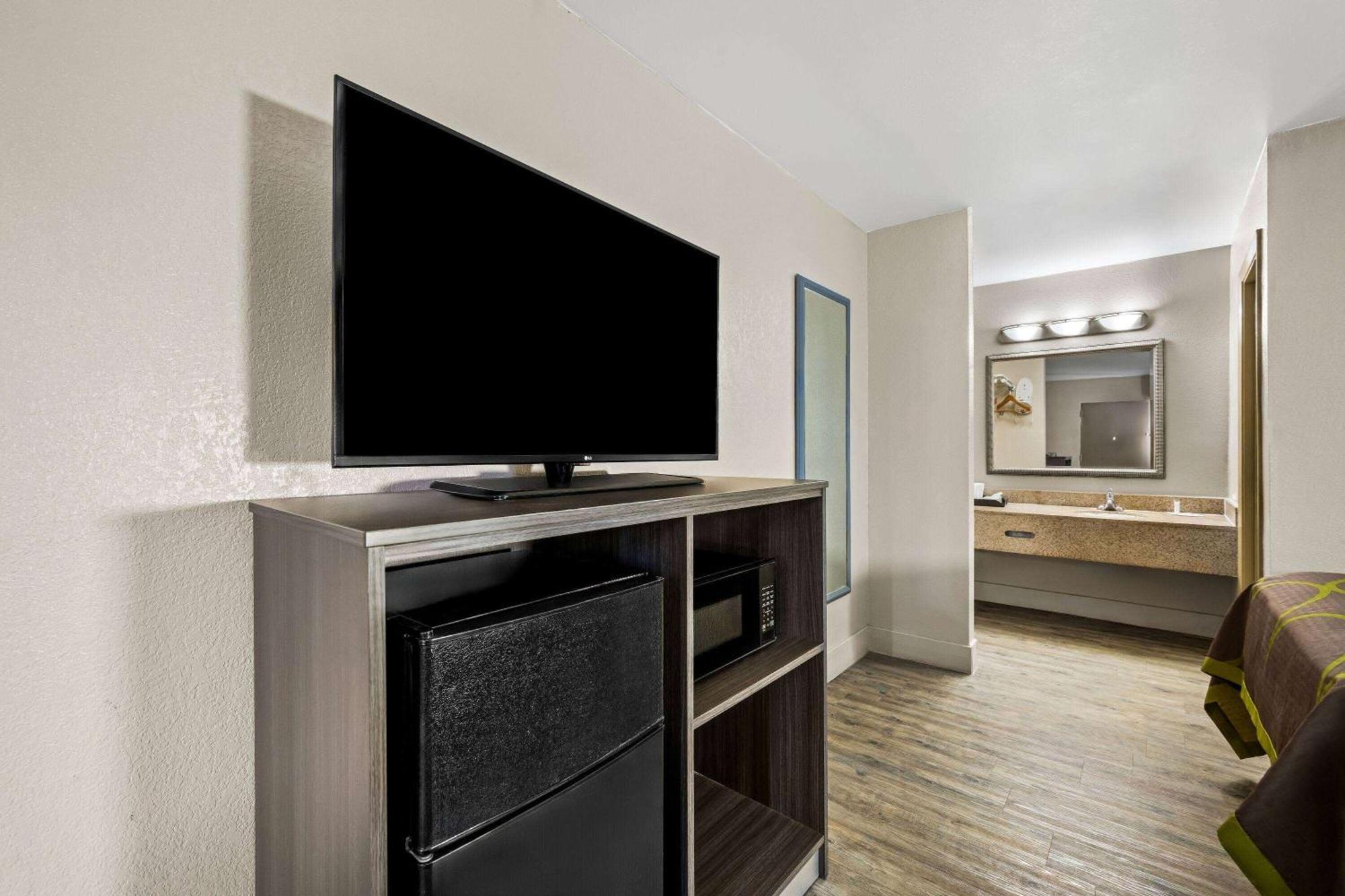 Super 8 By Wyndham Garysburg/Roanoke Rapids Hotel Екстериор снимка